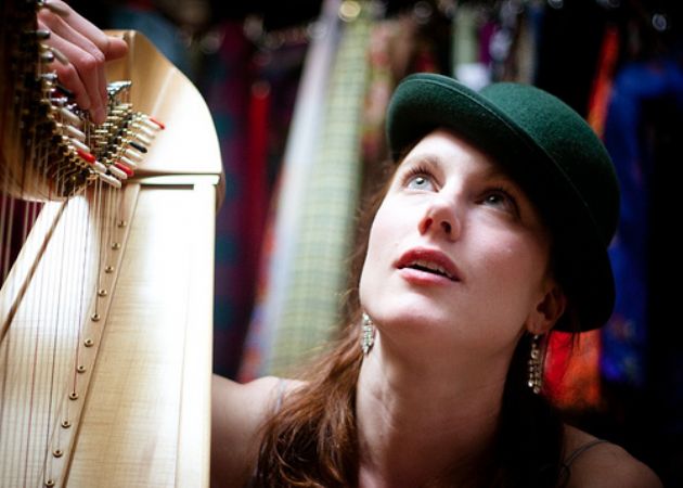 Gallery: Tamsin Harpist